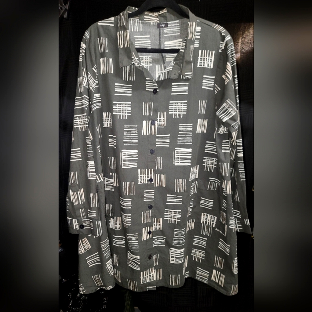Stylish Black and White Women's Blouse